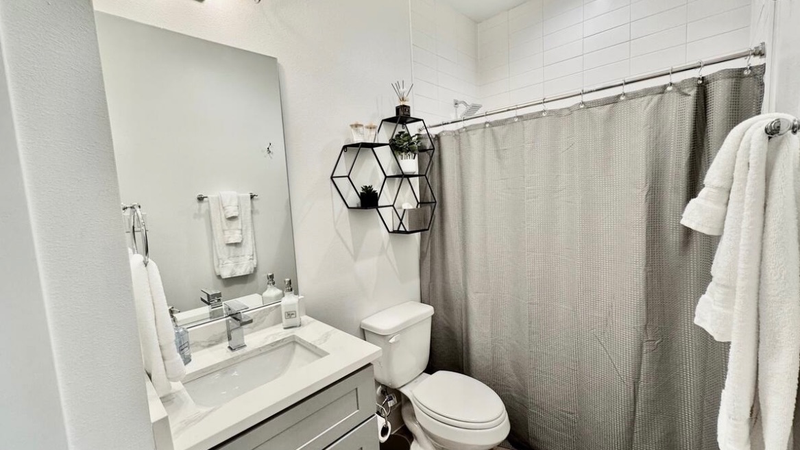 Bathroom 1st Floor