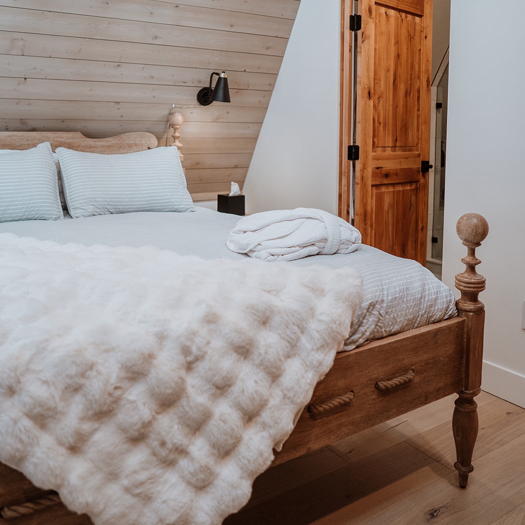 King, Lime washed Bed