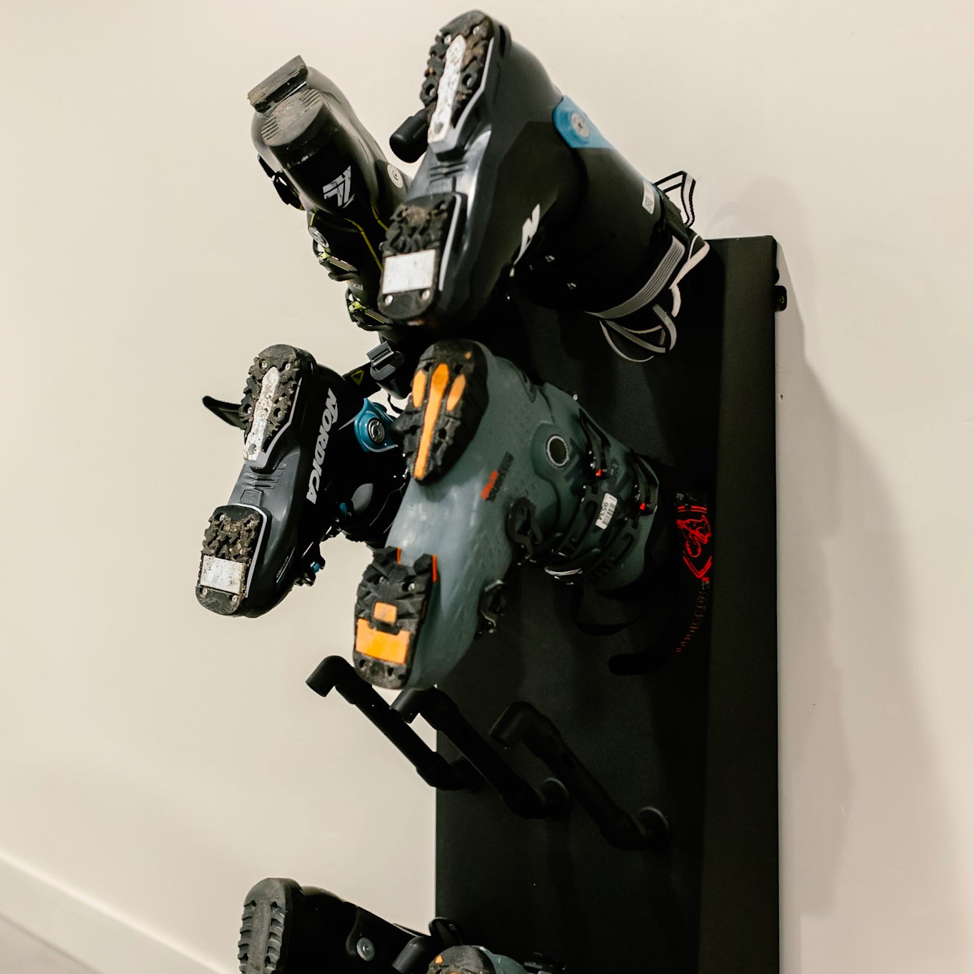 Wall Mount 12 Boot Dryer/Glove Dryer