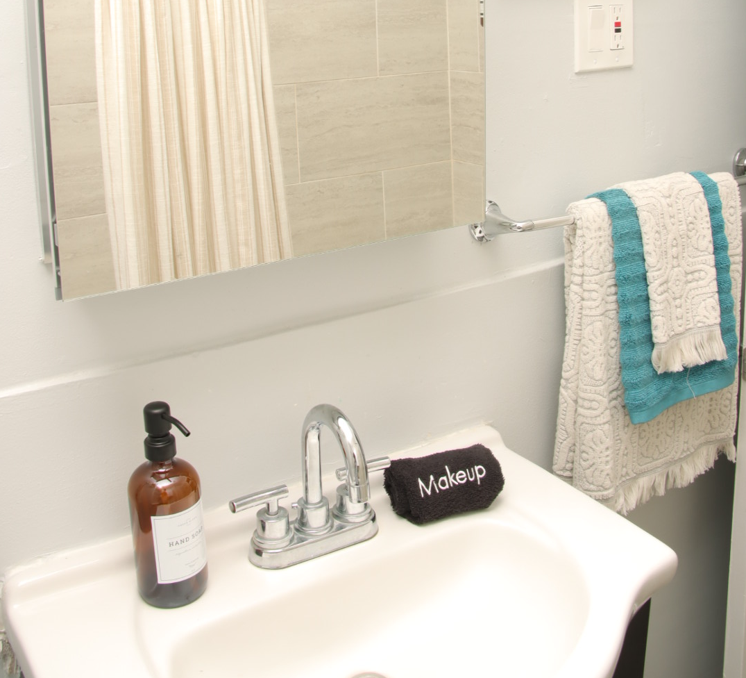 APT 2 - Bathrooms