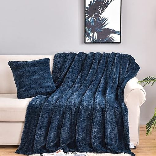 Yusoki Luxury Double Sided Faux Fur Throw Blanket(without Pillows)