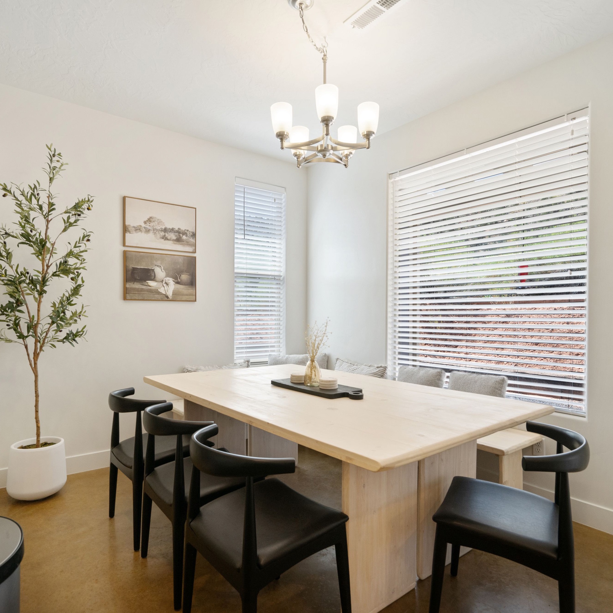 Dining room table and wraparound bench