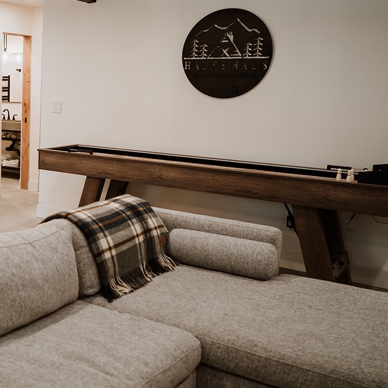 Lounger of Game Room Sofa