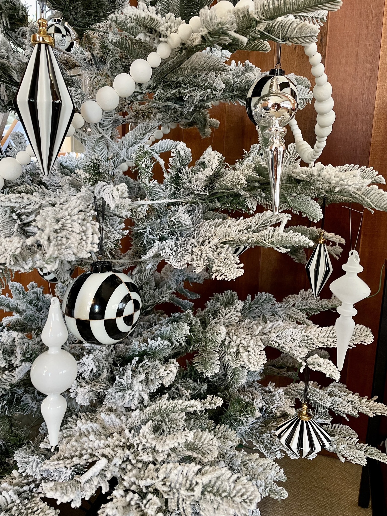 Holiday Decor/Ornaments