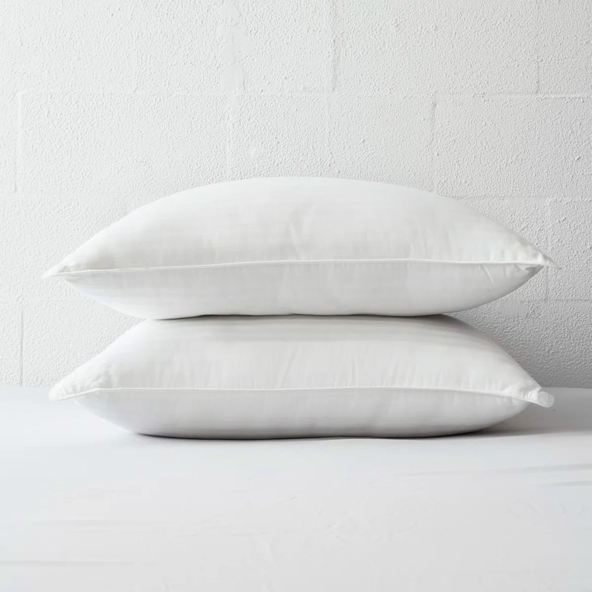 Cooling Down Alternative Gel Fiber Bed Pillows (Set of 2)