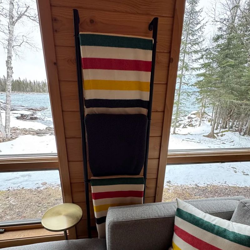 5.5 ft Blanket Ladder