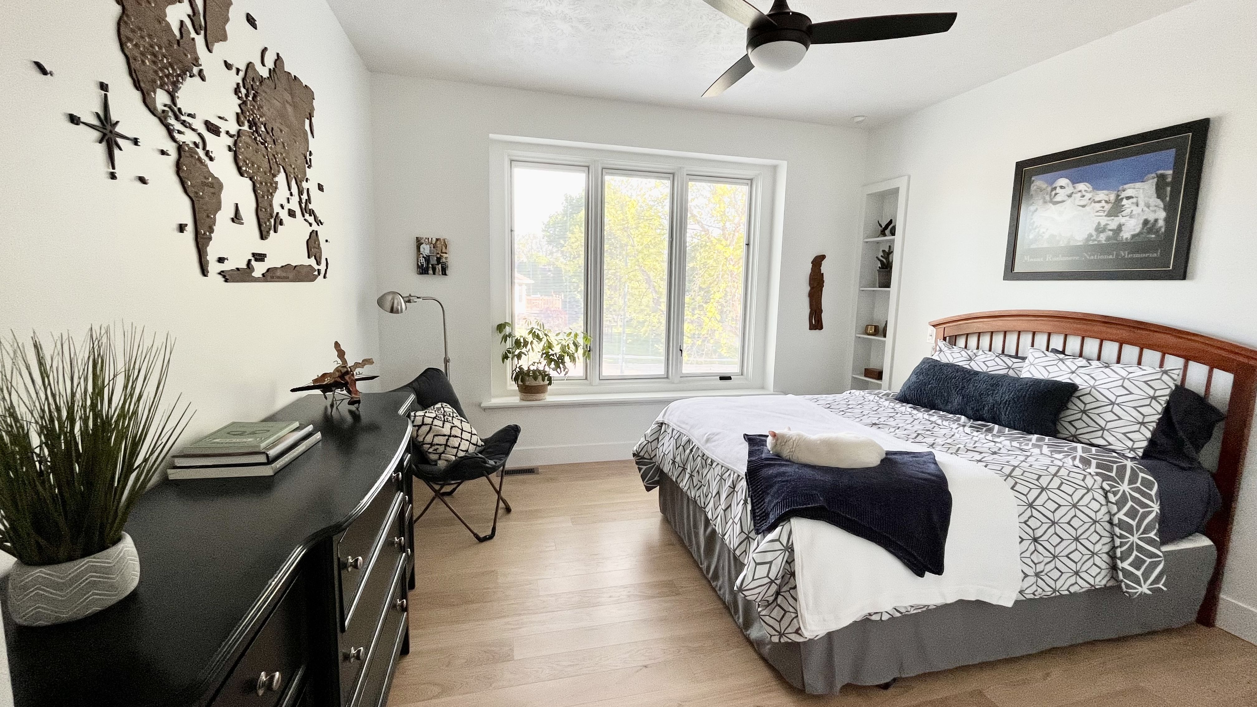 Teenage & Dorm Bedroom 2