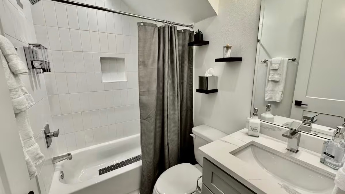 Bathroom 3rd Floor