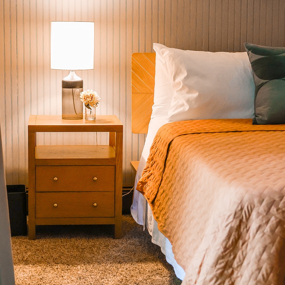 Celine 21" 2-Drawer Nightstand