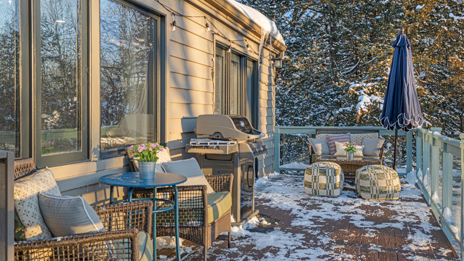 Shop Your Stay - Deck | The Galena Glen