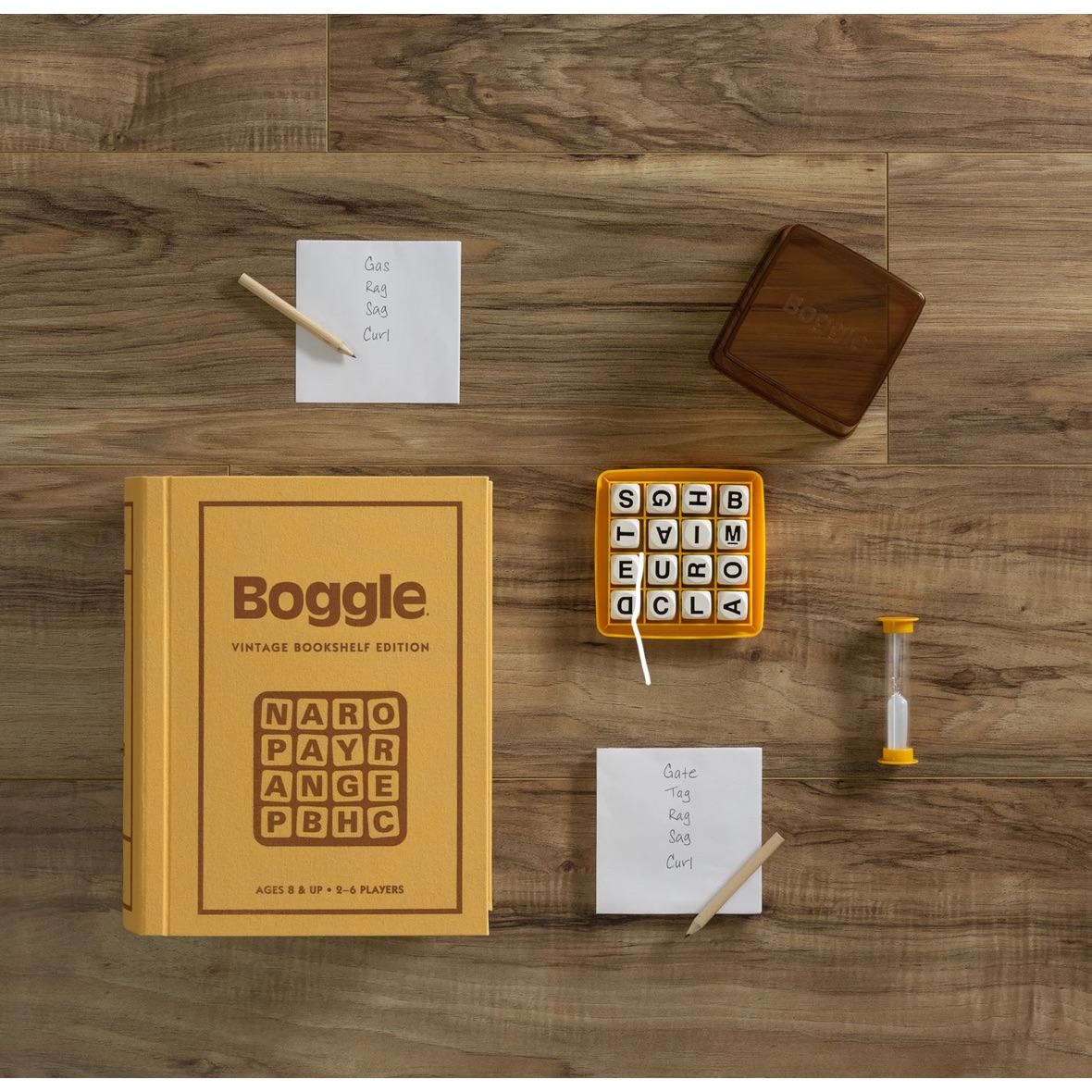 Boggle Vintage Bookshelf Edition