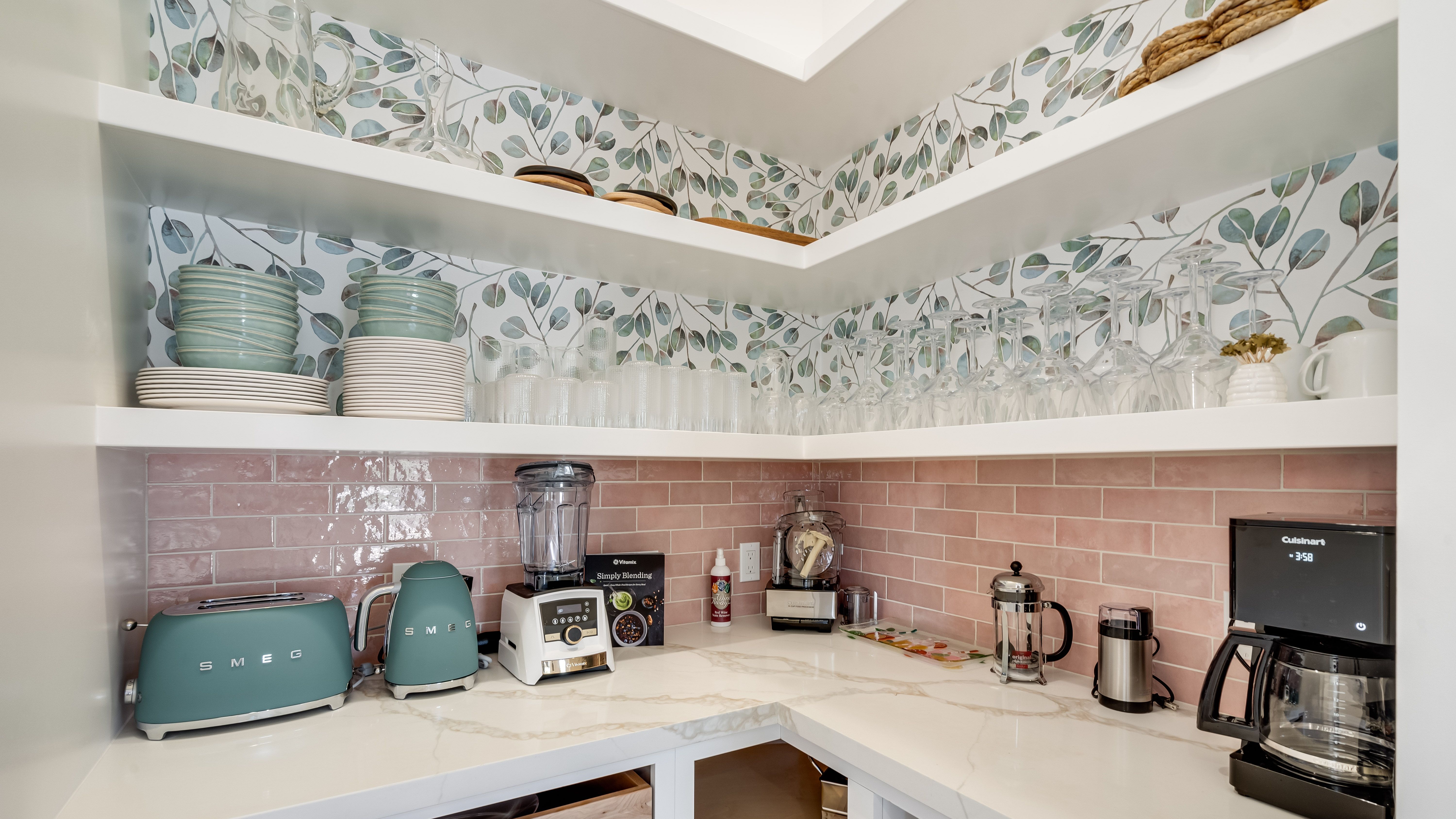 Kitchen & Pantry