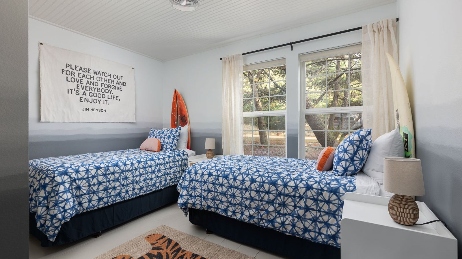 Twin bedroom
