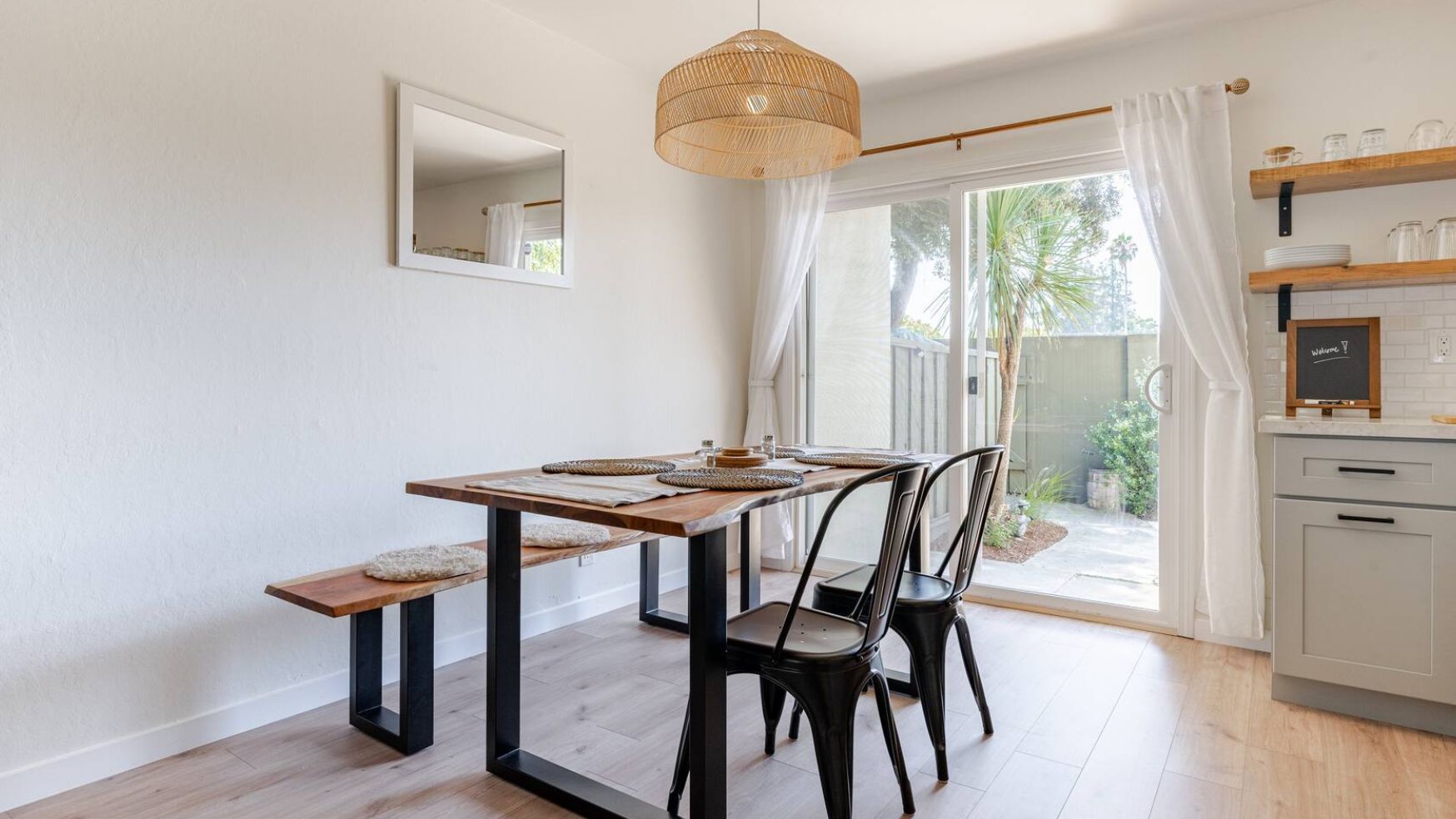 Cozy Quail Condo w/ Backyard, Pool