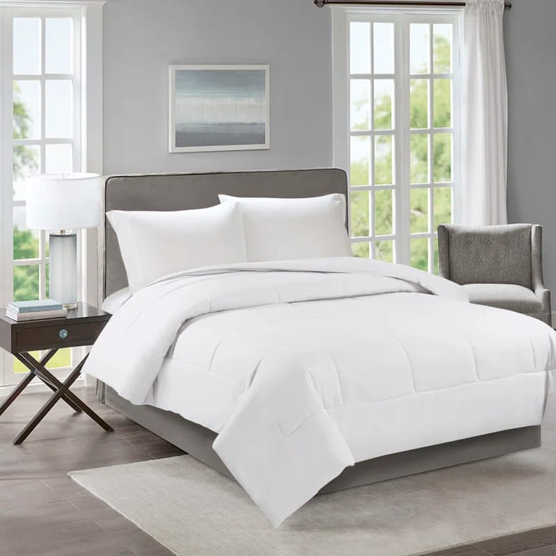 Wayfair Basics® 1800 Series All Season Polyester Down Alternative Comforter
