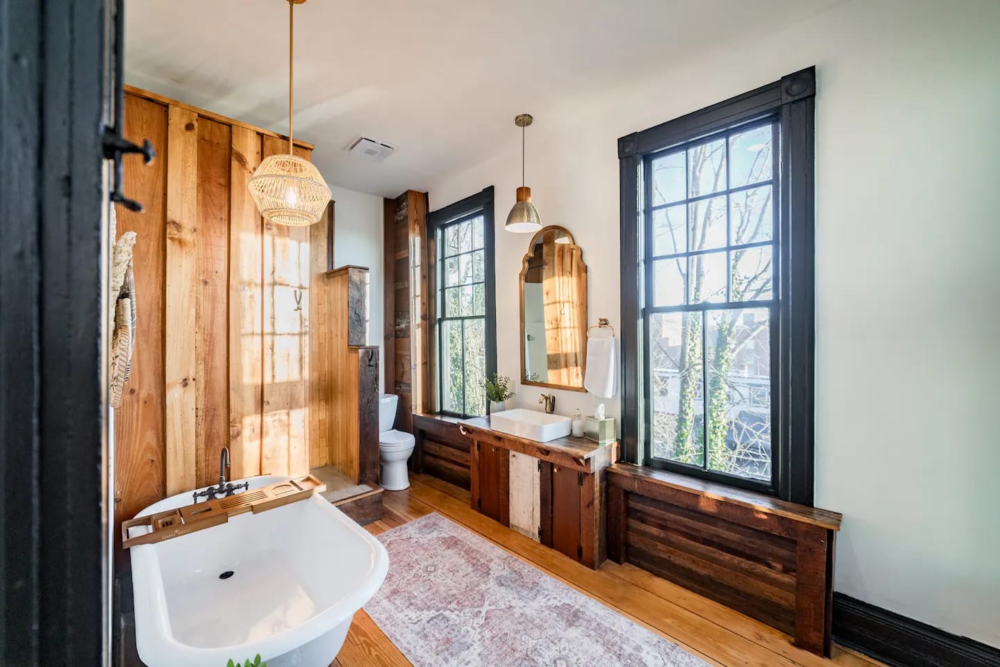 Full Bathroom 2