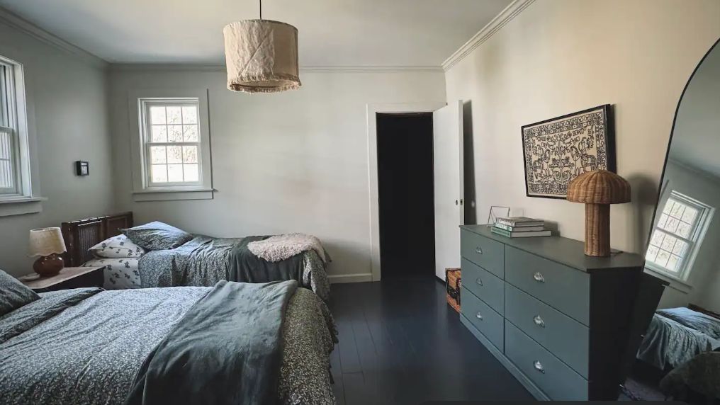 Twin Bedroom