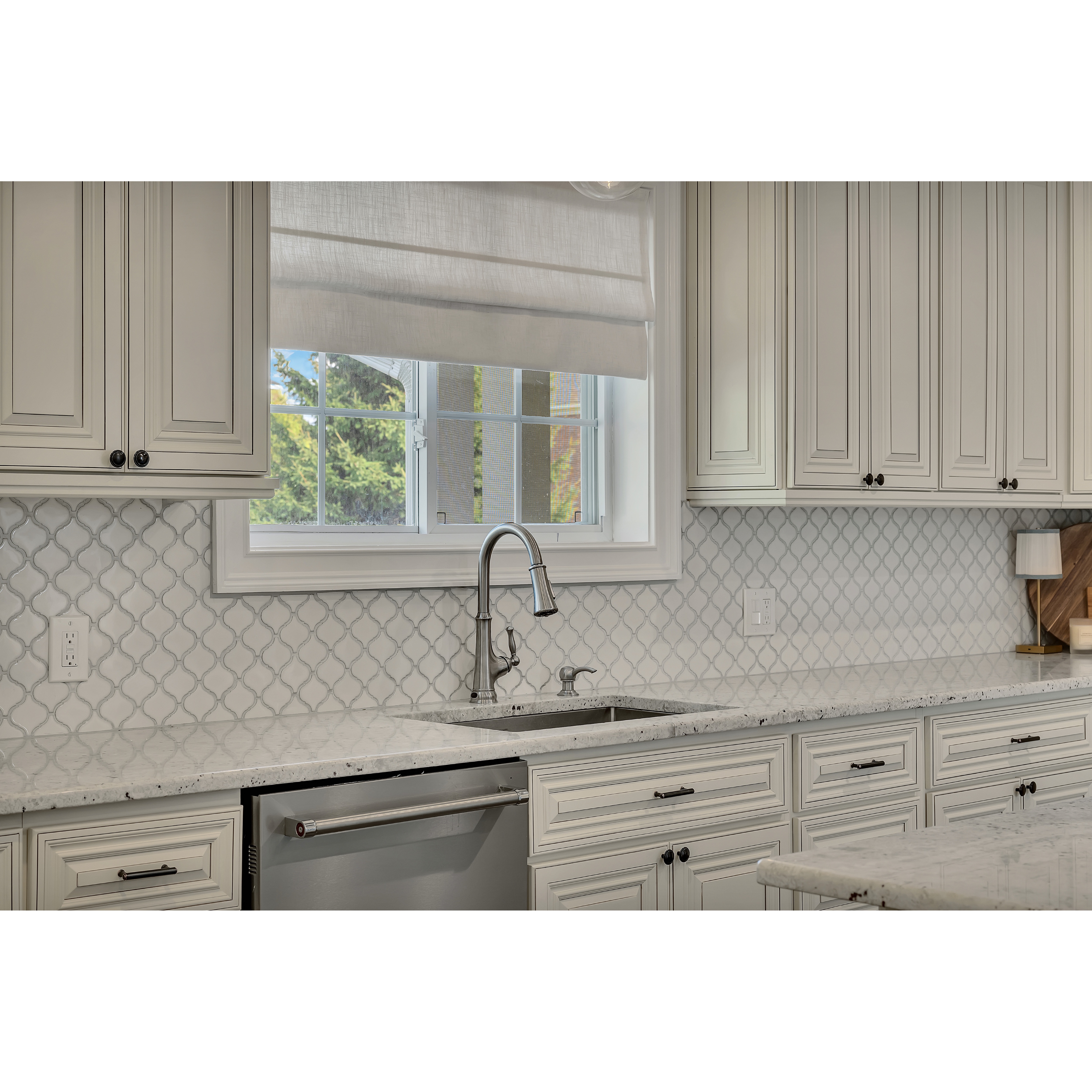 Liz Linen Roman Shade Nash Cordless System - Beige White