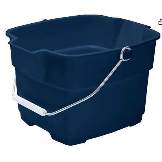 Rubbermaid Roughneck Square Bucket