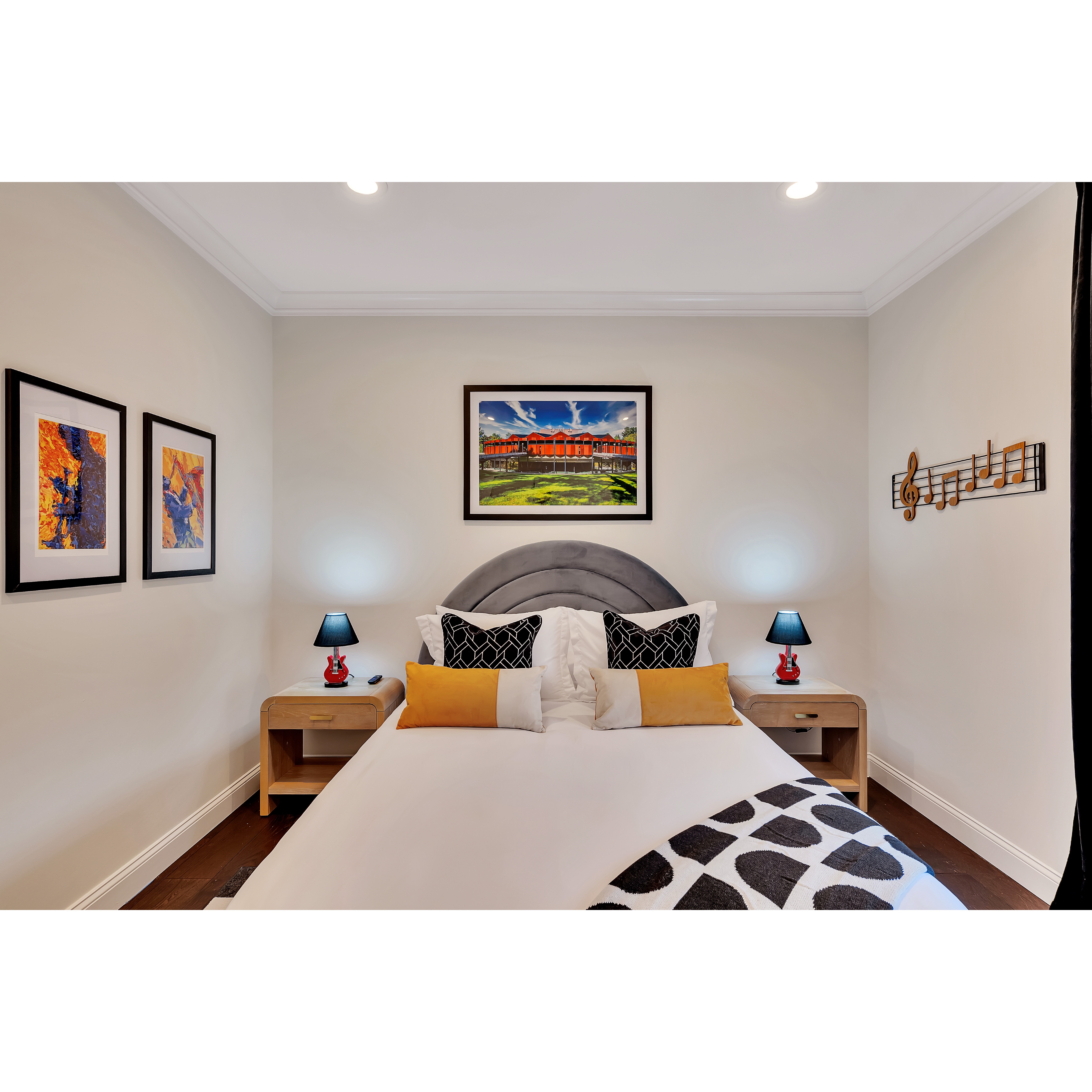 Modway Solana Arched Performance Velvet Platform Bed