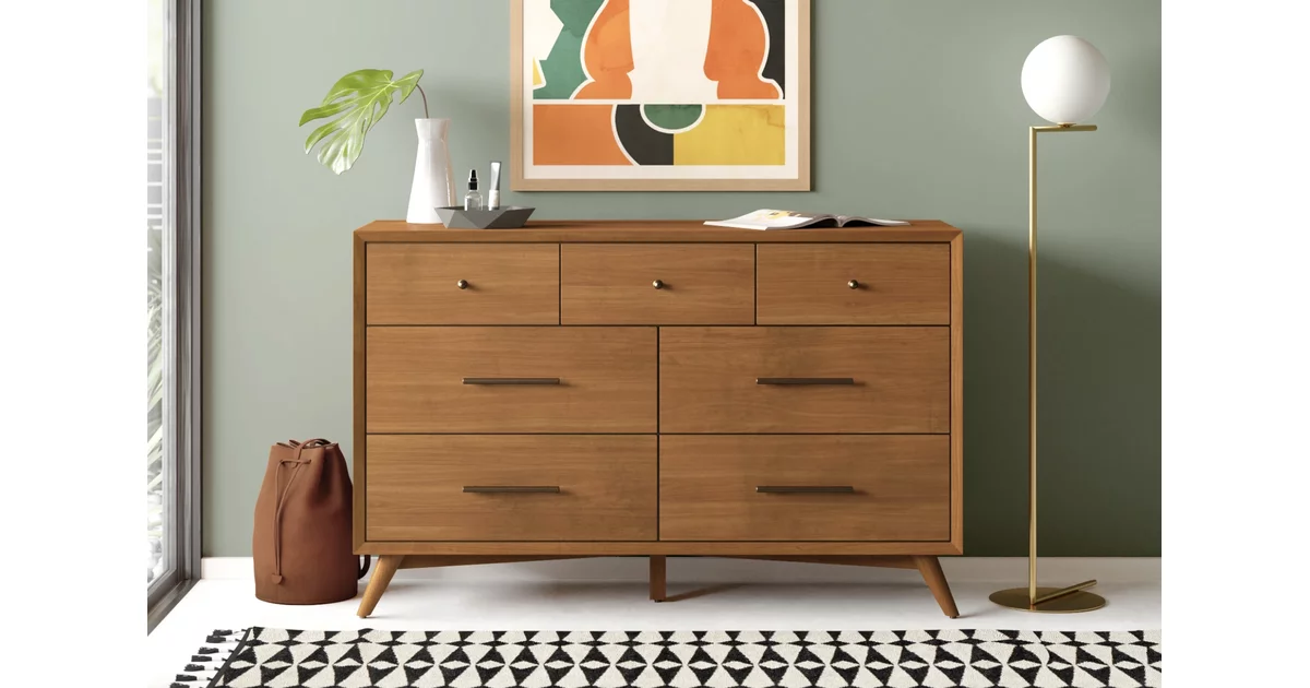 Williams 7-drawer Dresser