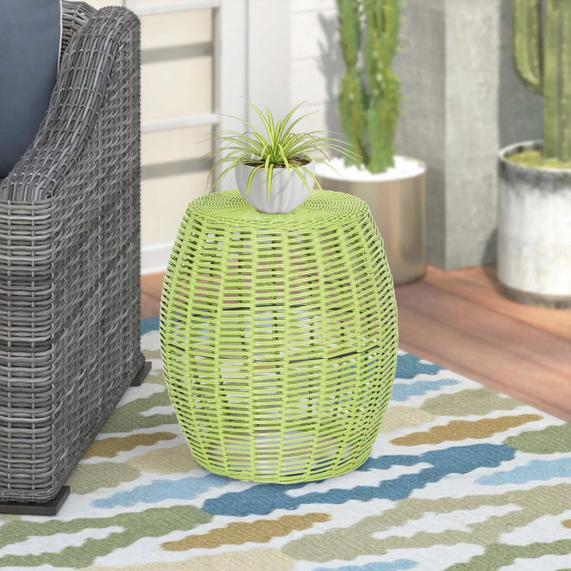 Joao Round 16'' Outdoor Side Table, Wicker Stool, Patio Ottoman, Backyard End Table, Garden Planter