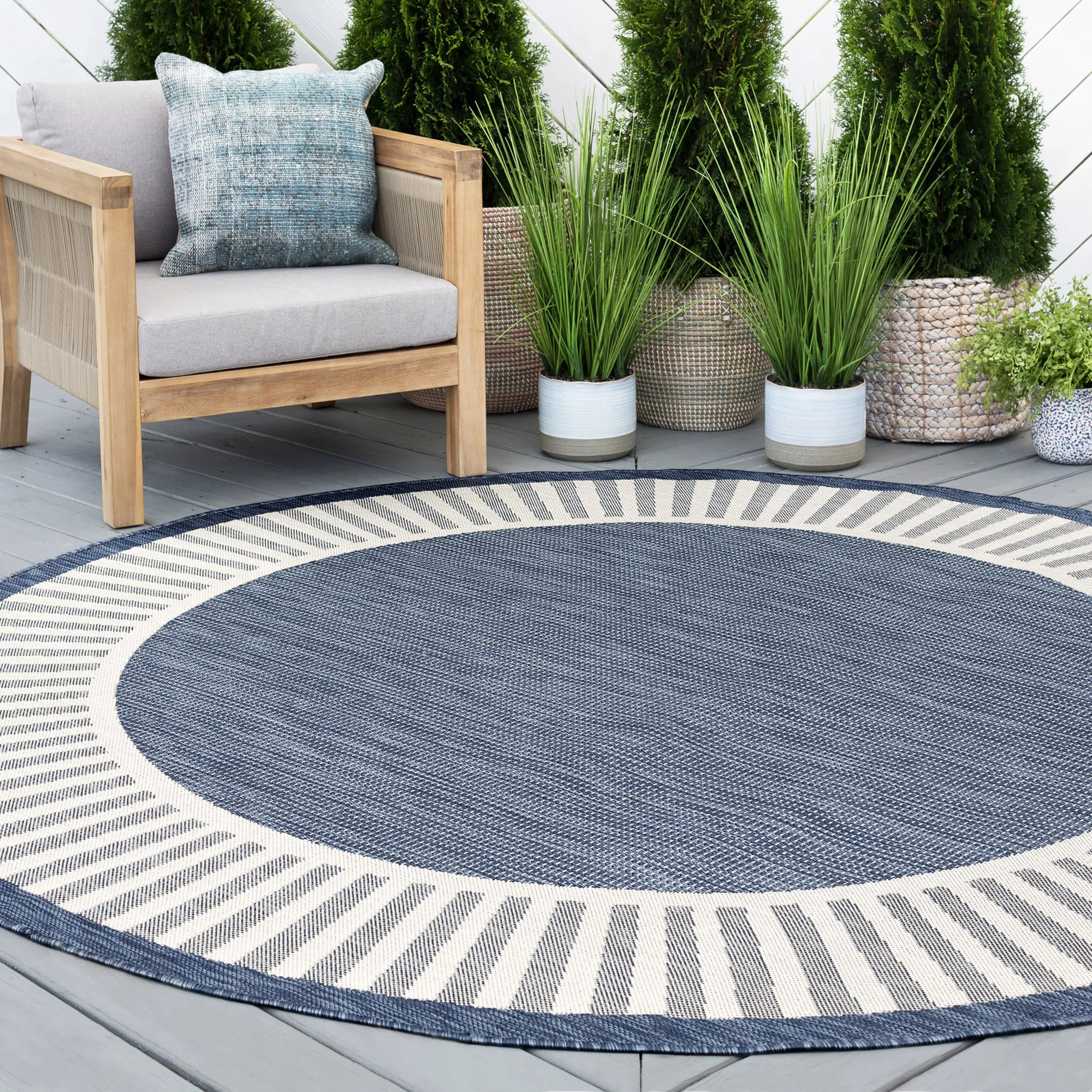 Garrettsville Striped Indoor / Outdoor Rug