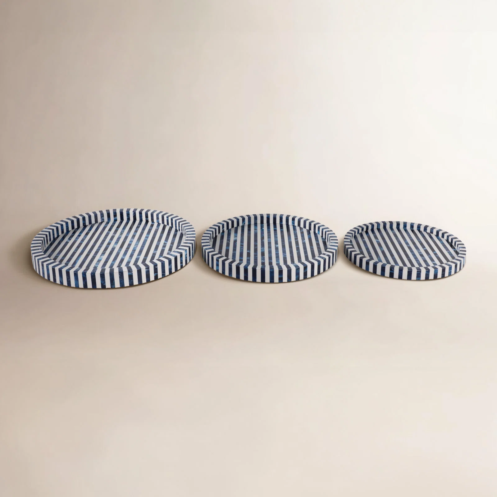 Sagebrook Home Vivie Resin Set of 3 Round Trays in Chic Blue, Perfect for Organizing and Entertaining - 12/14/16" Sizes
