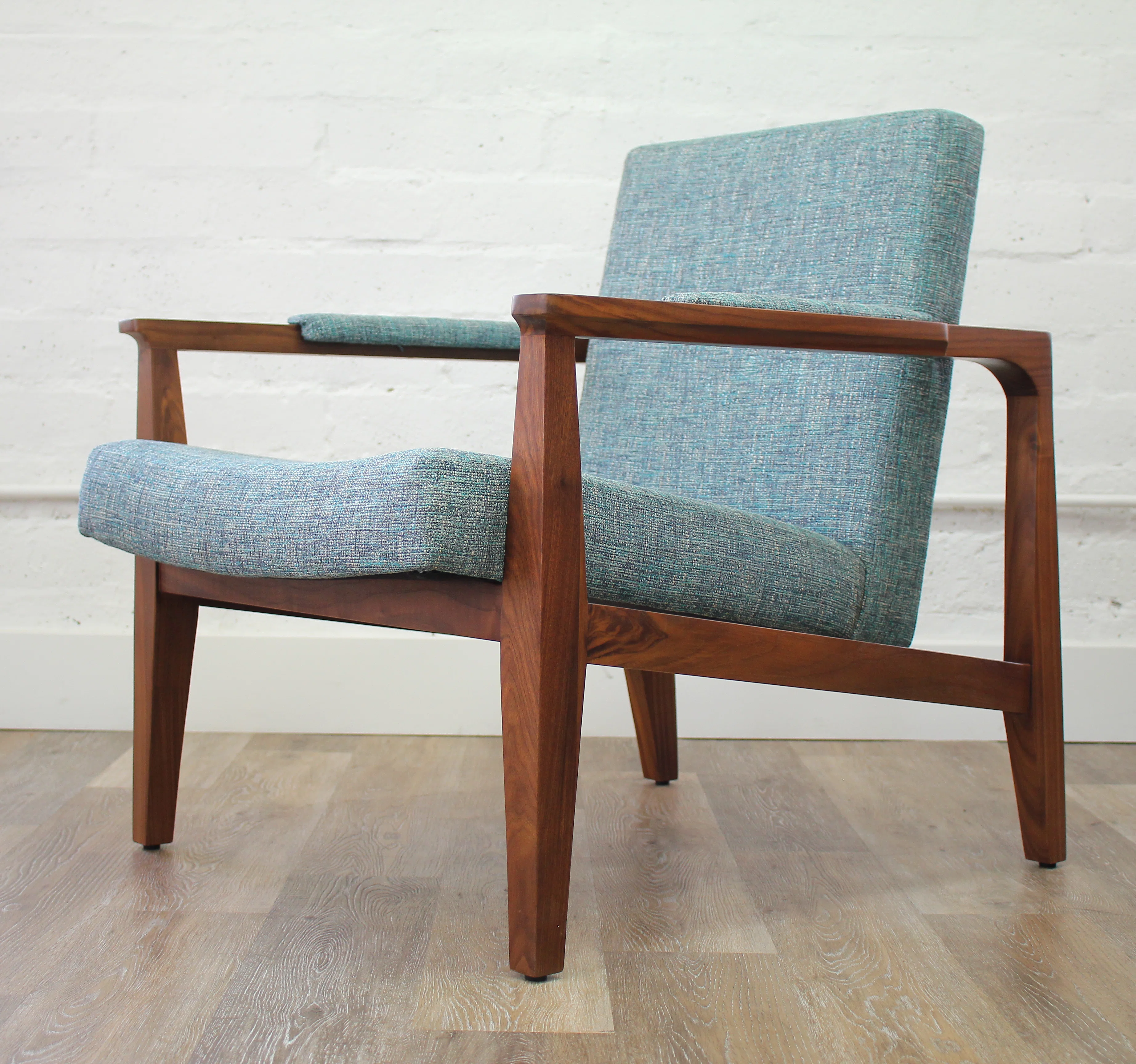 28'' Wide Lounge Chair