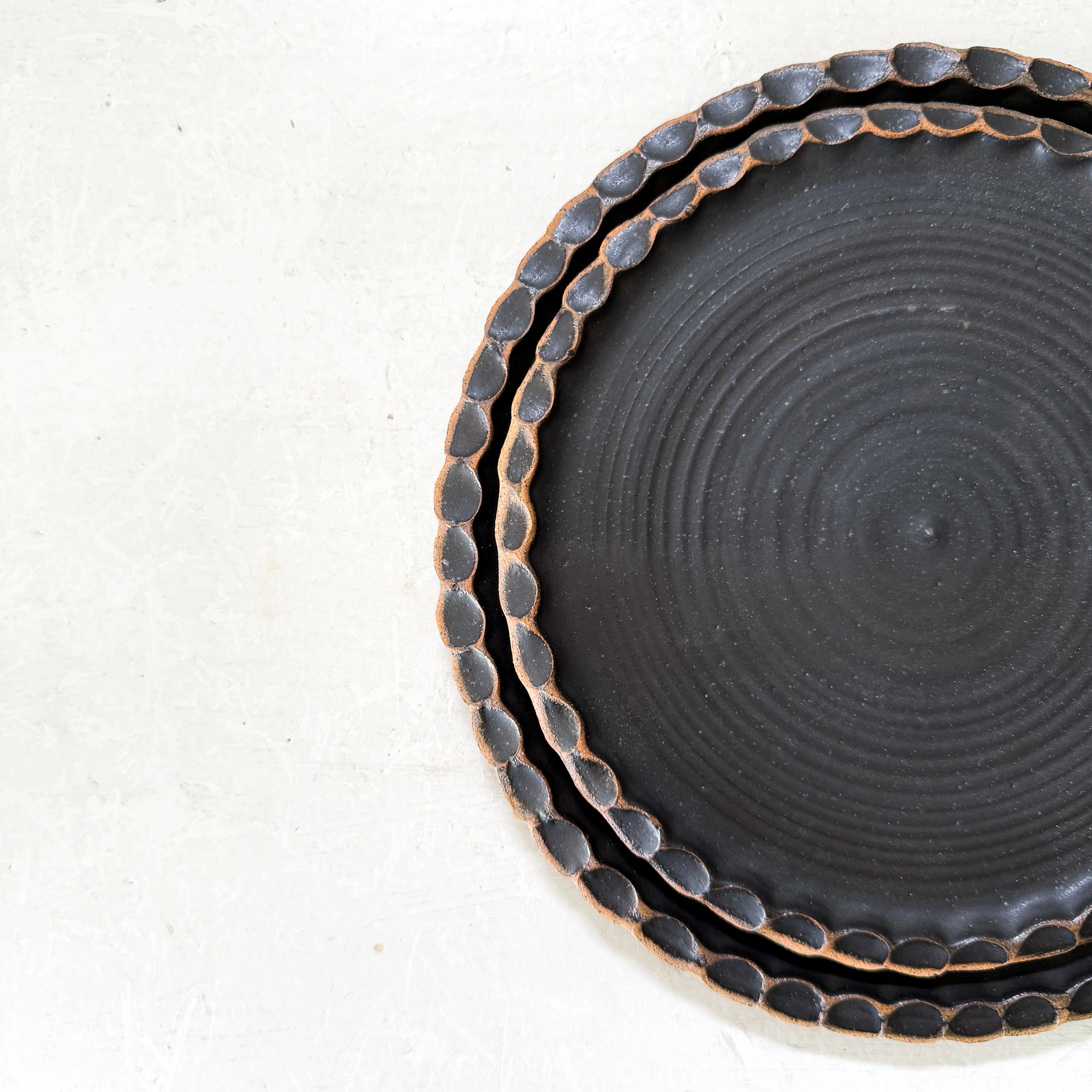 Round Scalloped Potter's Trays