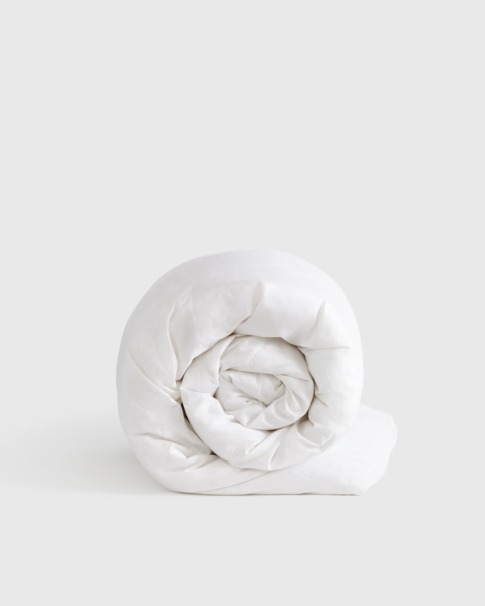 Lightweight Down Alternative Comforter In White