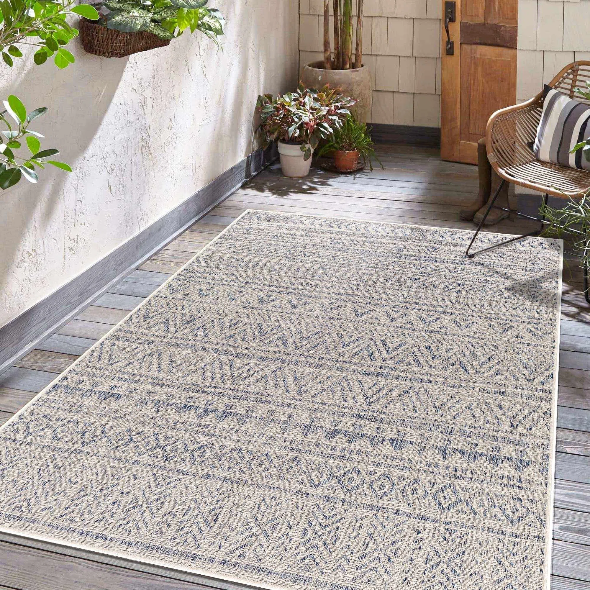 Mendota Machine Woven Moroccan Area Rug